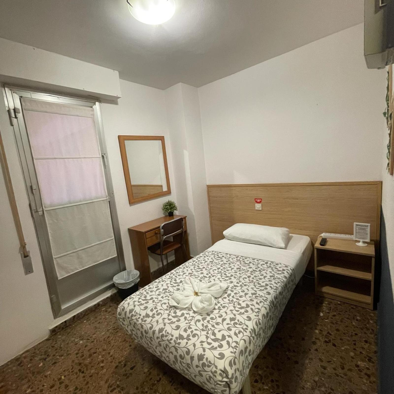 סרגוסה Hostal Milmarcos מראה חיצוני תמונה