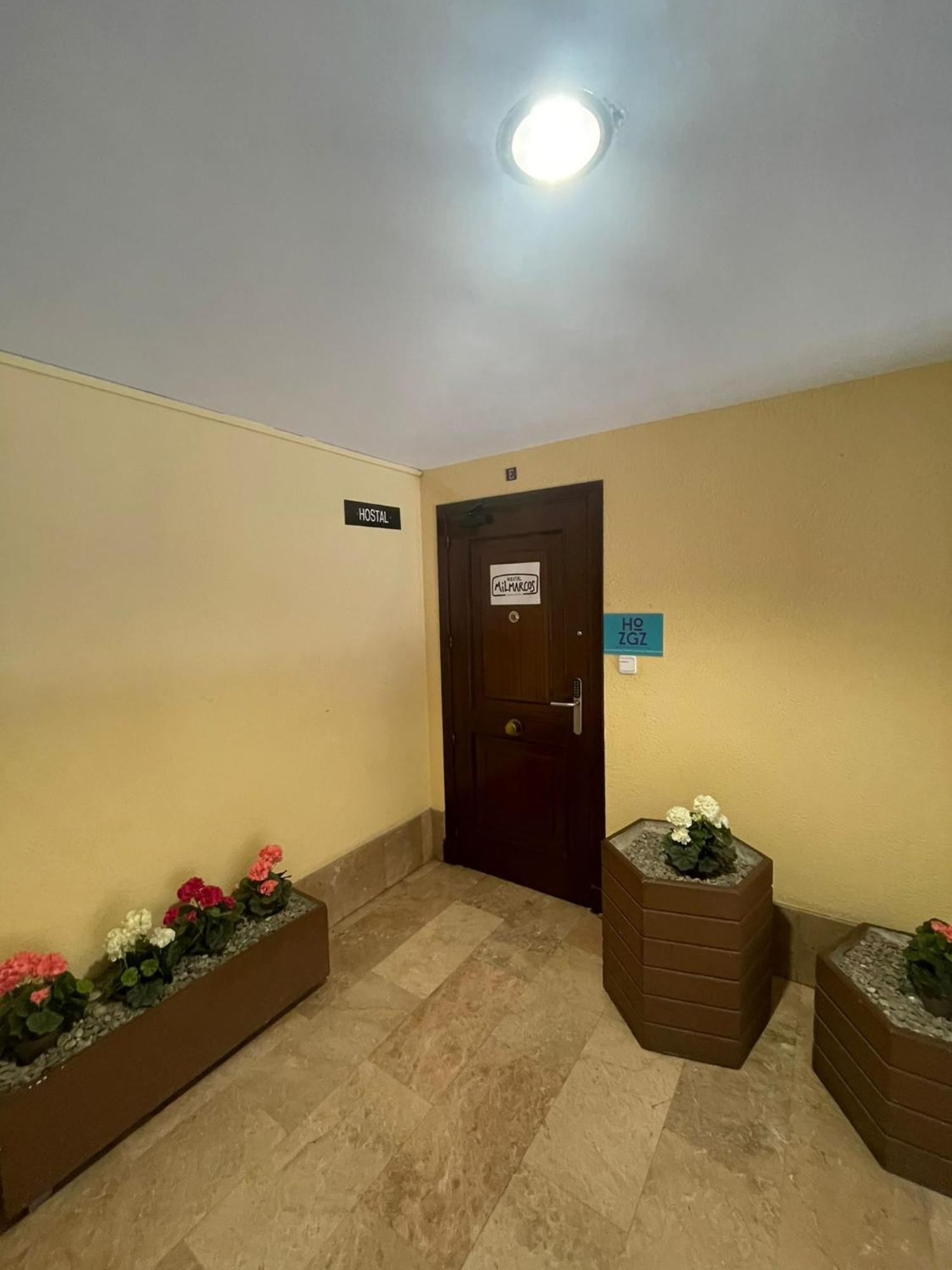 סרגוסה Hostal Milmarcos מראה חיצוני תמונה