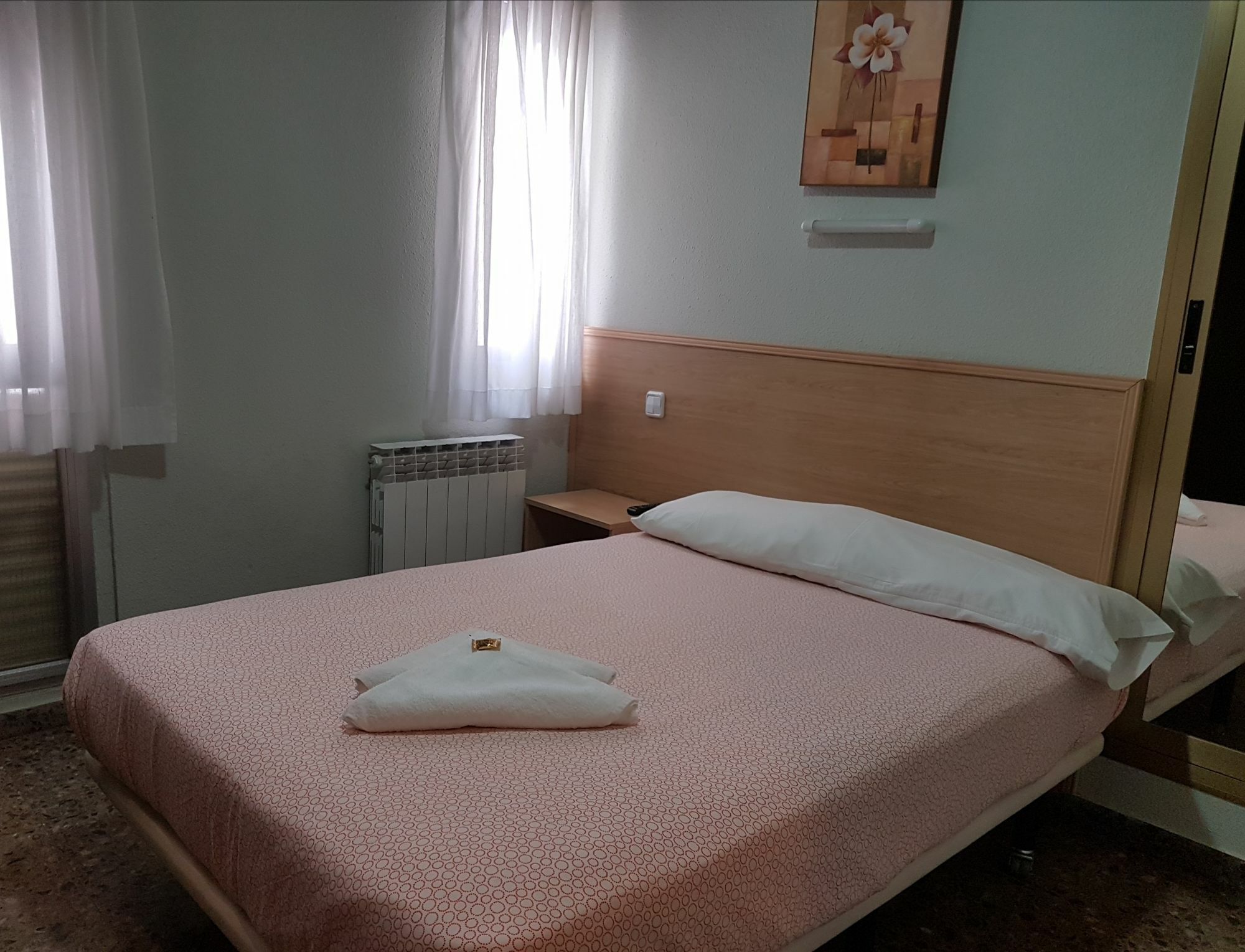 סרגוסה Hostal Milmarcos מראה חיצוני תמונה